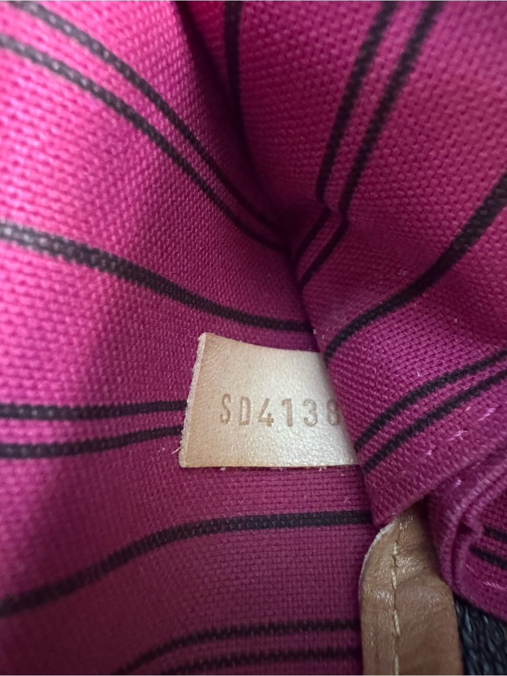 Louis Vuitton Monogram Canvas GM size Tote Bag in Brown - Picture 8 of 9